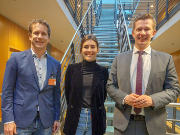 Vorstandssprecher Oliver Stier, Fachreferentin Elisa Meyer, Matthias Seestern-Pauly MdB (FDP)